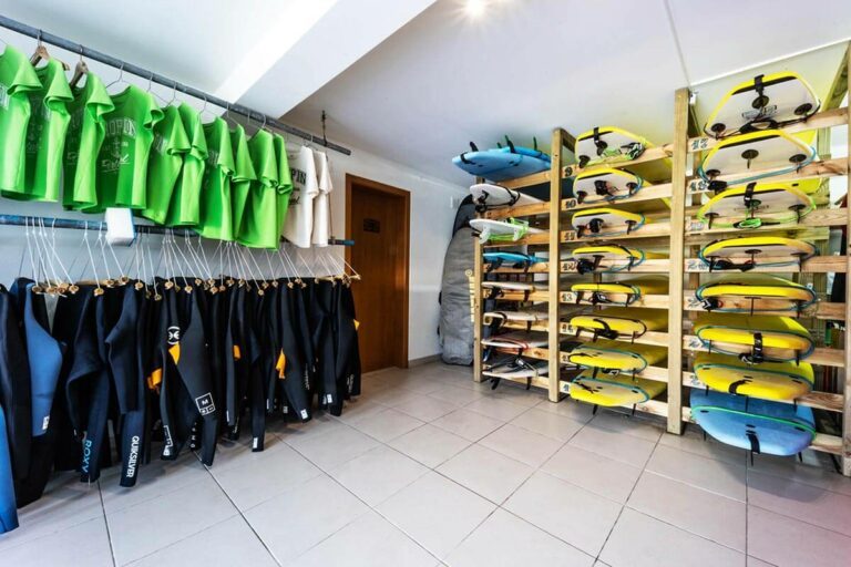 Drop-In-Surfcamp-Portugal-Beachhouse-Boardgarage-1