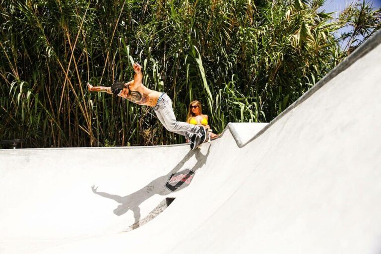 Drop-In-Surfcamp-Portugal-Beachlodge-Skatebowl-1