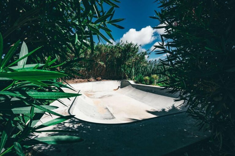 Drop-In-Surfcamp-Portugal-Beachlodge-Skatebowl-3