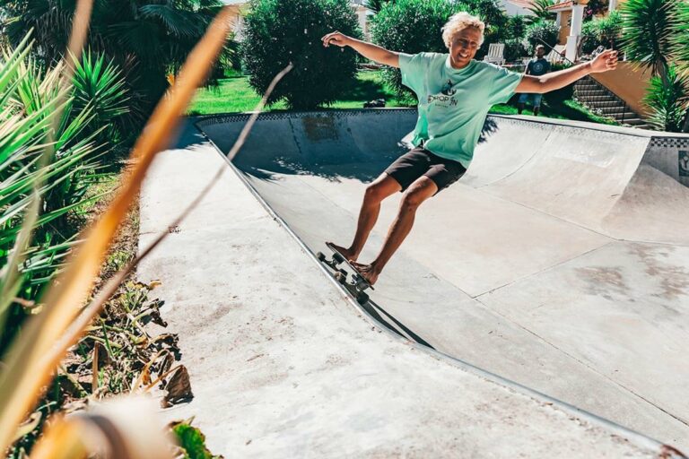 Drop-In-Surfcamp-Portugal-Beachlodge-Skatebowl-4