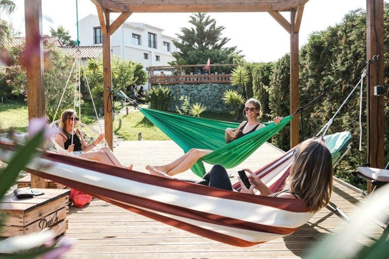Drop-In-Surfcamp-Portugal-Resort-Garten-1