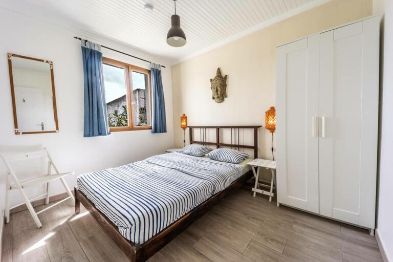 Drop-In-Surfcamp-Portugal-Resort-Room-Doppelbett